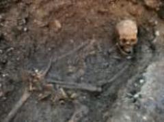 The final moments of Richard IIIs burial revealed: King was squashed into tiny grave with his hands still tied by gravediggers 'in a hurry'